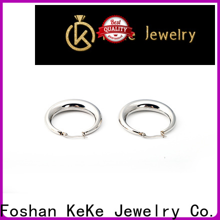 Popular earrings and jewellery customized for decorate