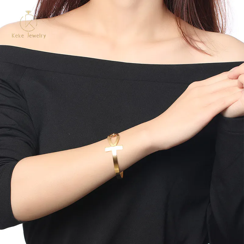 Fashion Jewelry China Simple Style Cross Ladies Bracelet Supplies B-284