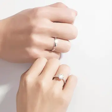 The Difference Between Engagement Rings and Wedding Rings