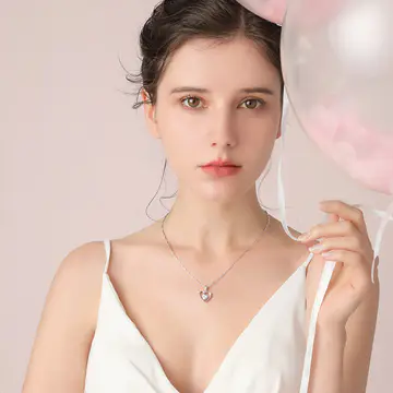How does the jewelry factory design and develop a new product?
