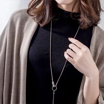 How to match winter accessories? Sweater chain is best with sweaters?