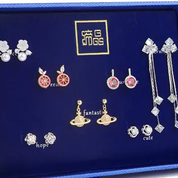 The matching of clothes and jewelry