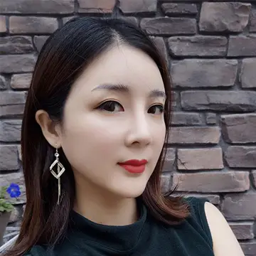 Earrings classification