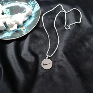 How to avoid jewelry allergies