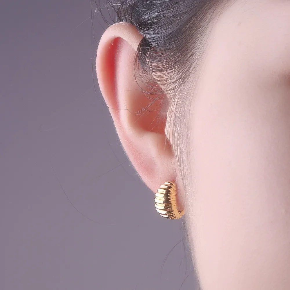 KE015 Delicate sterling silver S925 whorl earrings